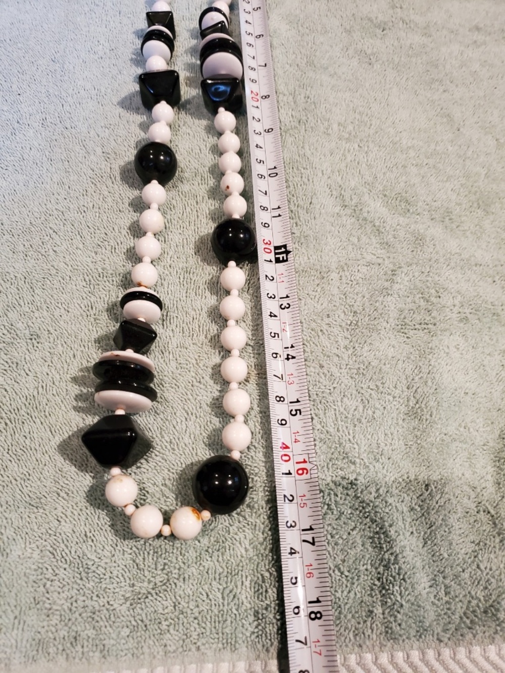 Women's necklace